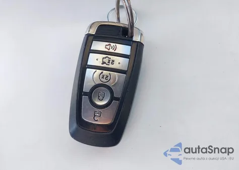 2017 Ford Fusion Hybrid Titanium из США, поврежденный, VIN 3FA6P0RU8HR190482